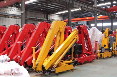 КМУ с поворотной стрелой SQ30ZA9+1