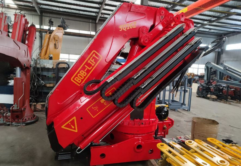 КМУ с поворотной стрелой SQ16ZA5 — 1