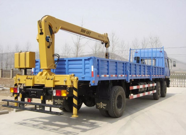 КМУ с телескопической стрелой SQ5SA4 — 3